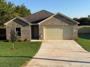 313 Garland St, Bells, TX 75414