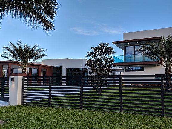 2nd image of 10220 NW 133rd St