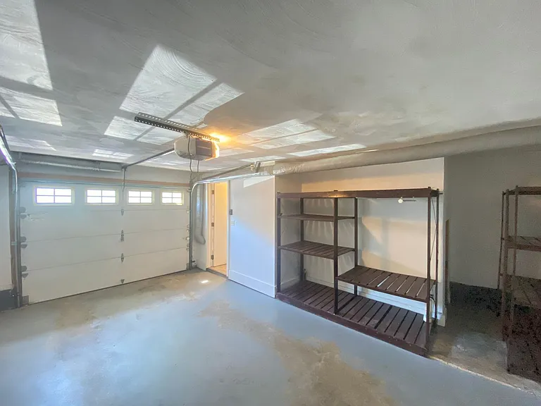 18 Profile Cir — Photo 20