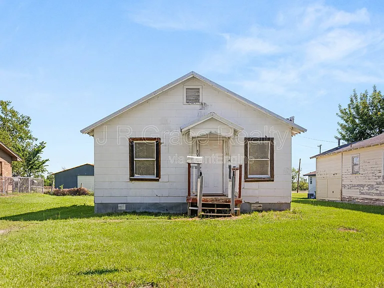 807 W Sabine St — Photo 1