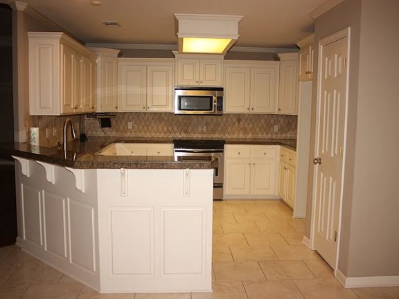 4th image of 325 Maranes Cir
