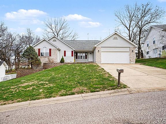 3rd image of 1580 Kelly Ct