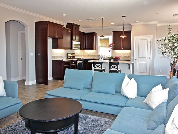 4th image of 544 Somerville Cir