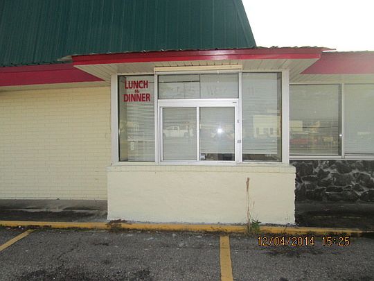 4th image of 132 Richmond St