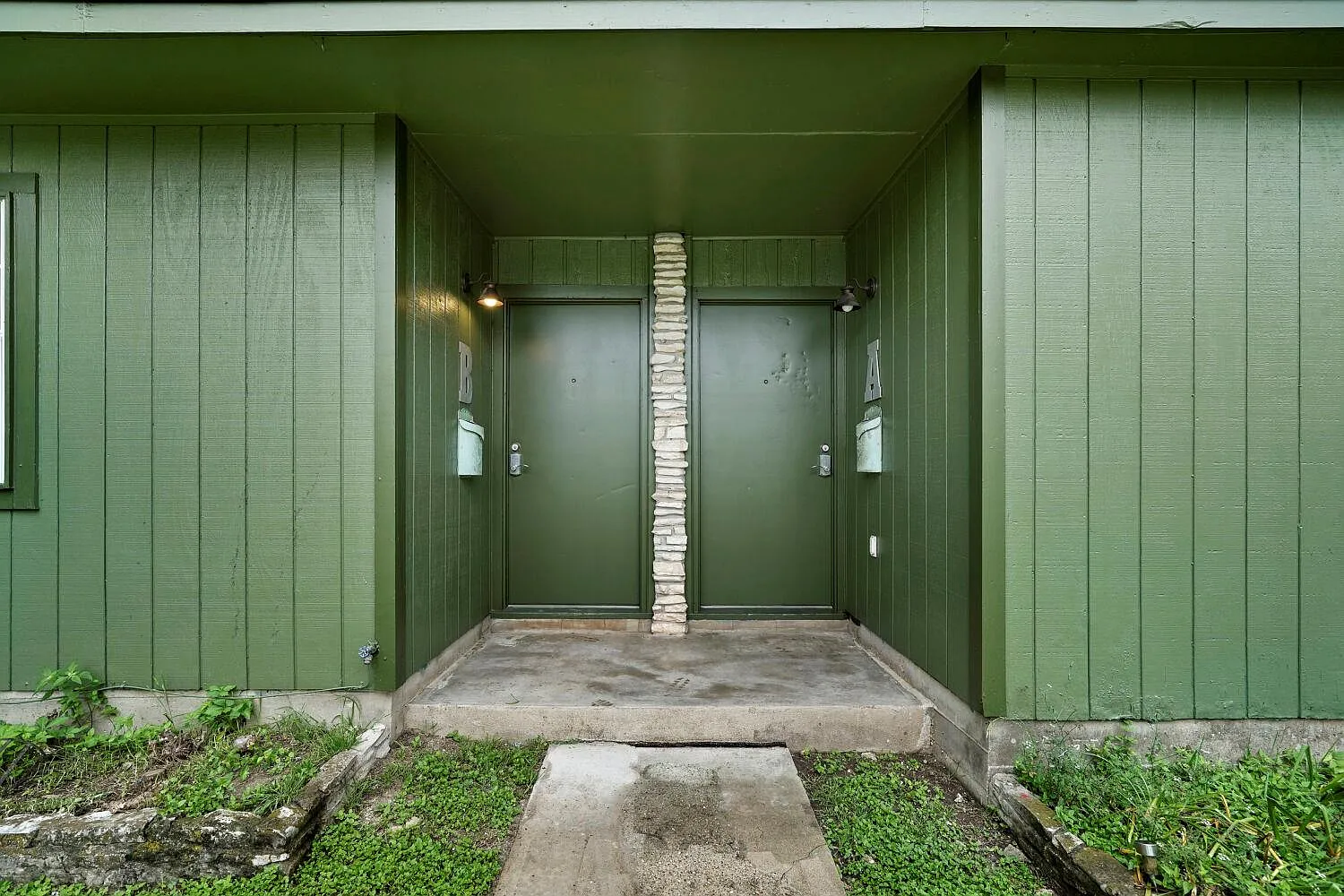 2 bed, 1.0 bath, 1100 sqft, $1,850 — Photo 3
