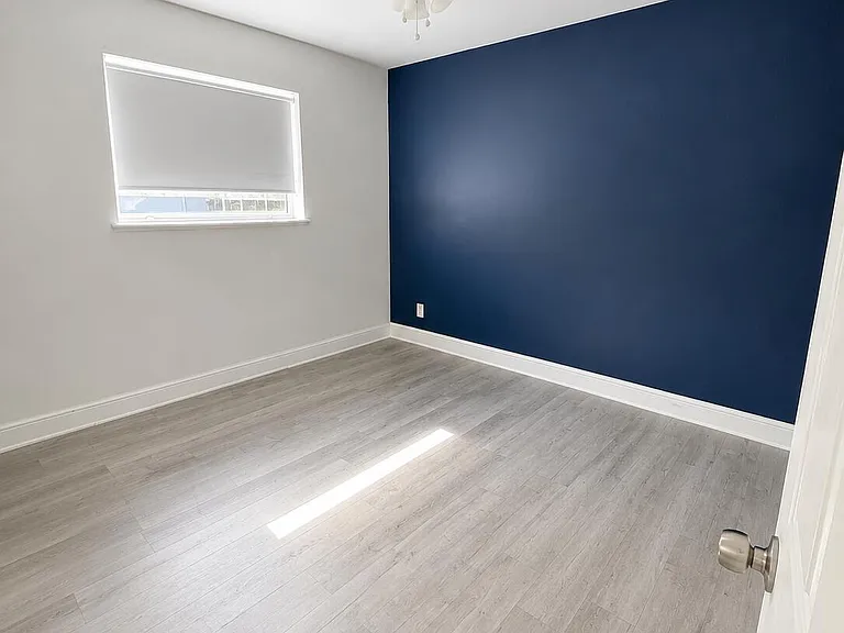 3111 N 66th Ave — Photo 16