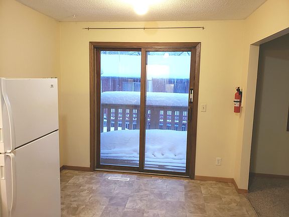 4th image of 295 Hoyt Ave E APT 3