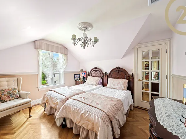 2723 Avenue P image 26 of 28