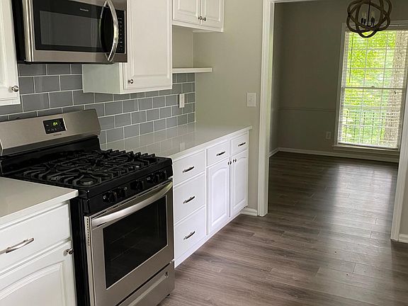 3rd image of 2316 Woodcreek Dr