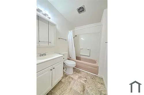 1221 B St #12 Photo 1