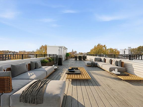 2nd image of 134 New York Ave #4