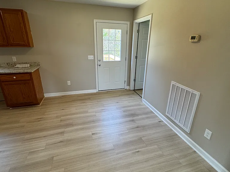 144 Buck Ln — Photo 6