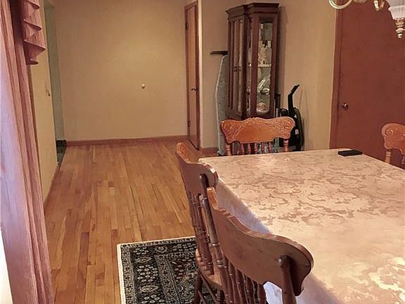 5th image of 294 Park Dr
