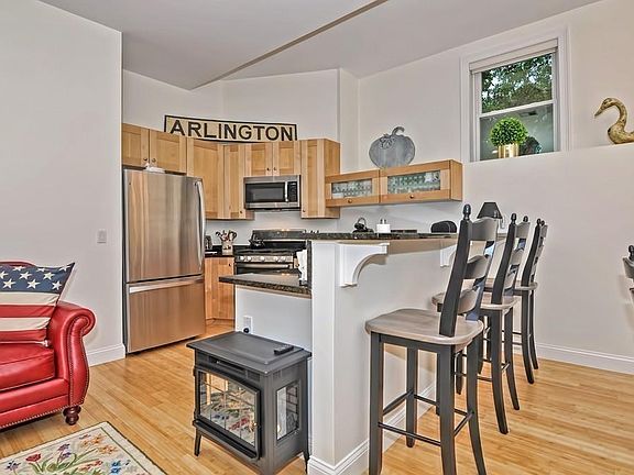 4th image of 28 Broad St Unit 103