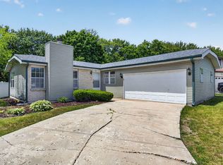 72 White Oaks Rd, Matteson, IL 60443