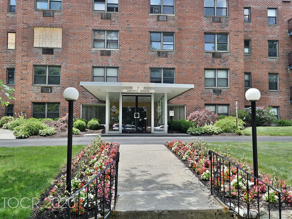 1st image of 5 Oakdale Mnr APT C14