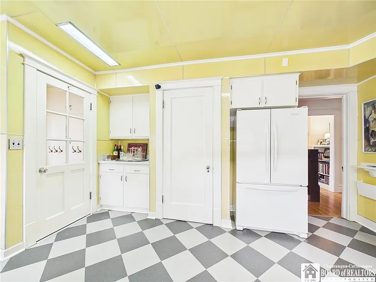 422 York St — Photo 13