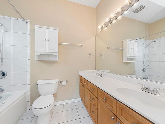 2nd image of 2141 W Gladys Ave #3