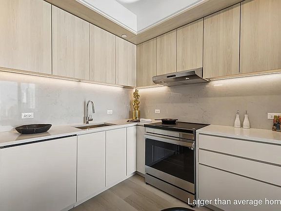 5th image of 17 Hanover Pl #16A