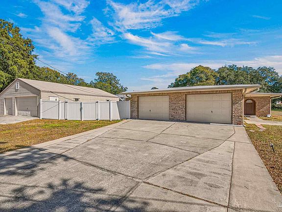 2nd image of 8 Manor Dr