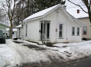 1 Maple Ave, Le Roy, NY 14482