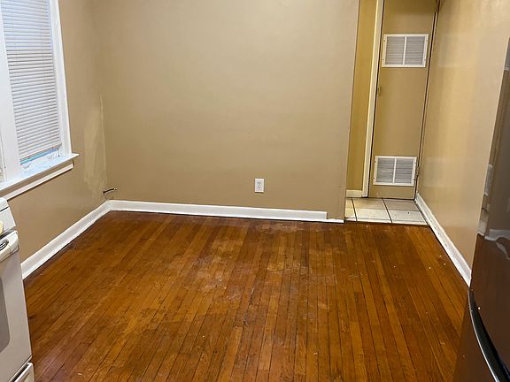 4th image of 3327 W 61st St #2