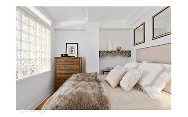 Rented by Douglas Elliman | media 16