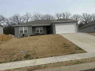 402 Cooper St, Huntsville, AR 72740