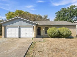 2821 Lana Cir, Fort Worth, TX 76140