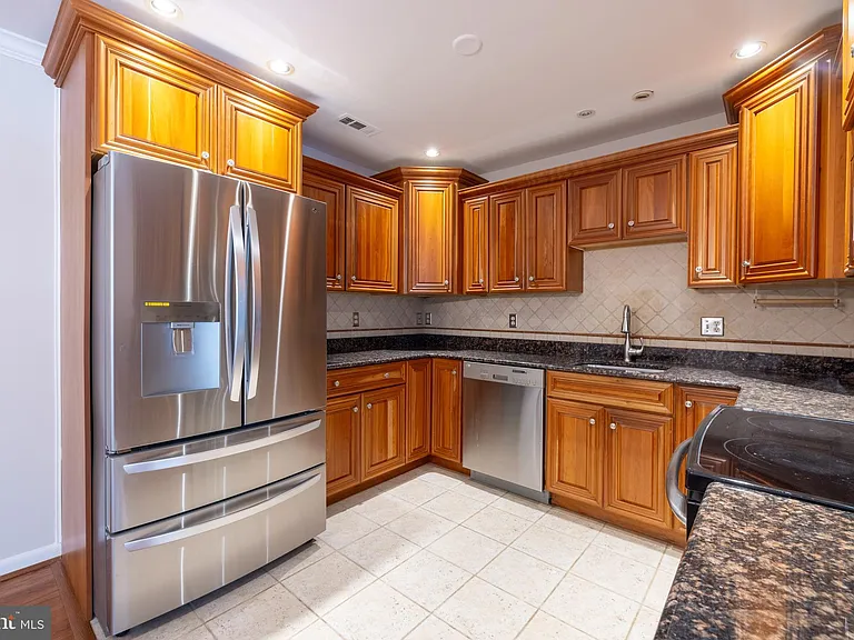 22 Stone Manor Ct #22 — Photo 10