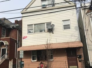 130 41st St, Union City, NJ 07087