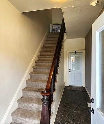 5th image of 238 Milton Ave