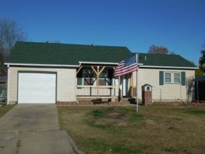2916 S Greenway Blvd, Wichita, KS, 67216