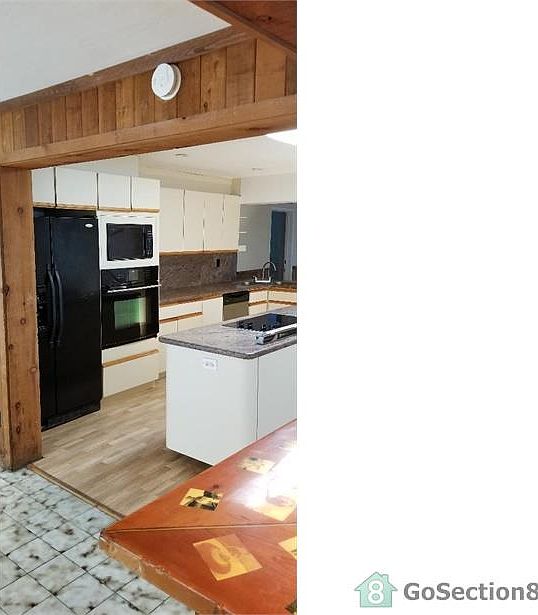 2nd image of 4637 SW 24th Ave Unit 1