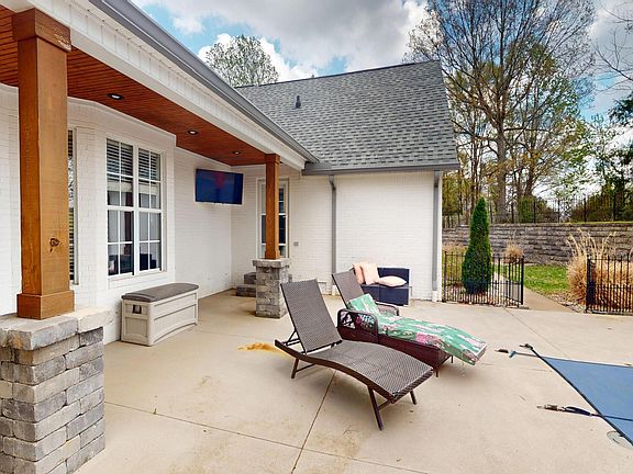 2nd image of 235 Blackberry Hill Ln