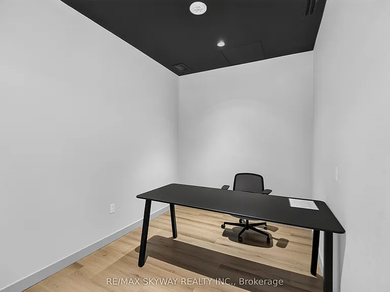 15 Skyridge Dr #521 — Photo 26
