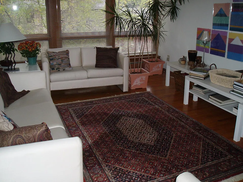 505 E Henry Clay St #102