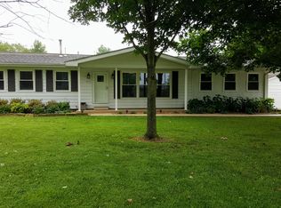 611 S 3rd St, Dahlgren, IL 62828