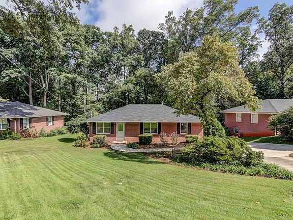3rd image of 2085 Clearwater Dr SE