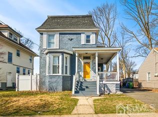 112 Walnut St, Roselle, NJ 07203
