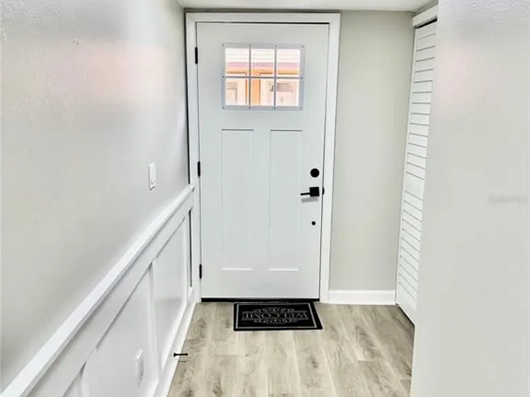 1884 Clearbrooke Dr — Photo 8