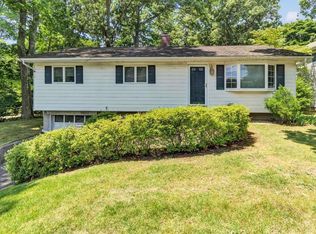 178 Kings Park Rd, Commack, NY 11725