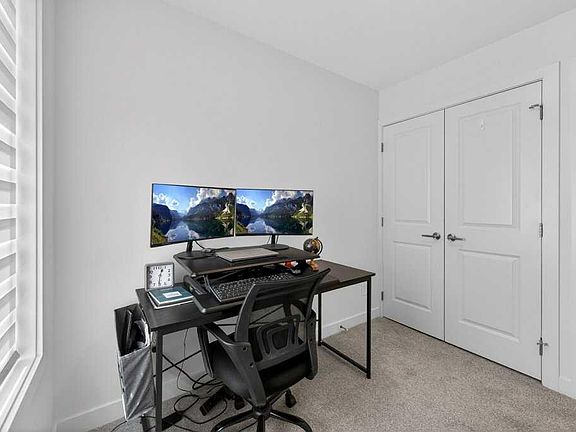 4th image of 550 N Seton Cir SE #606