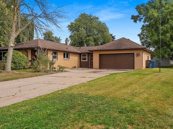 1160 Taft St, Little Chute, WI 54140
