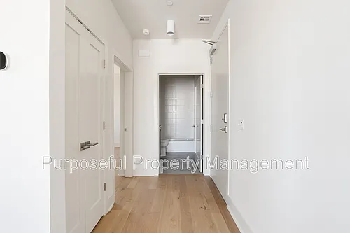 934 Hangar Dr #9 Photo 1