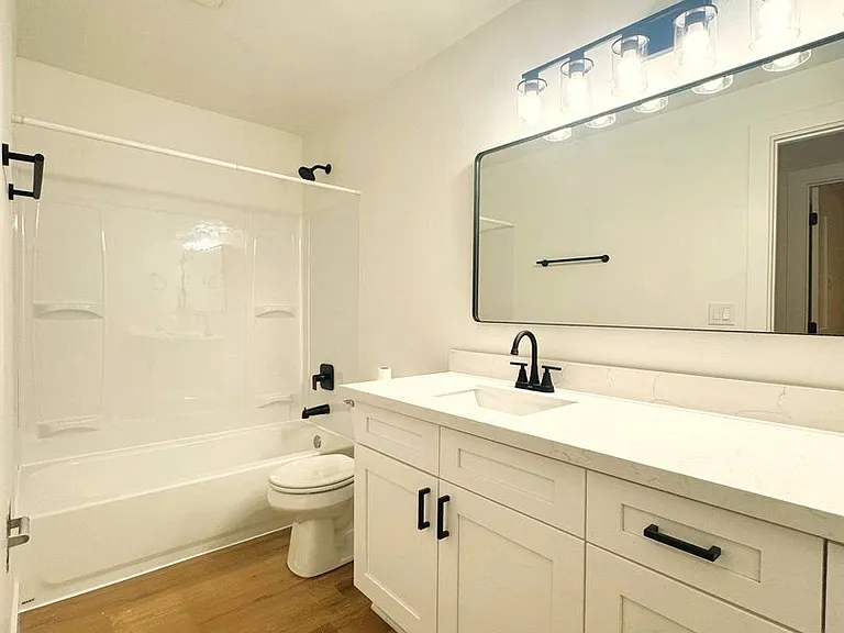 Arbor Heights | New Fully Renovated Apartments | Move in Specials! — Photo 16