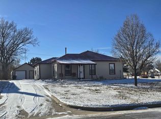 362 W Wisconsin St, Russell, KS 67665