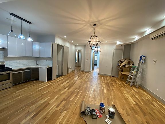5th image of 24 Wilson Ave APT 1