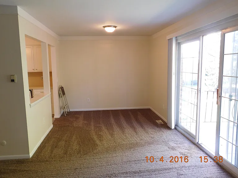 444 Fox Hills Dr N #7 — Photo 10