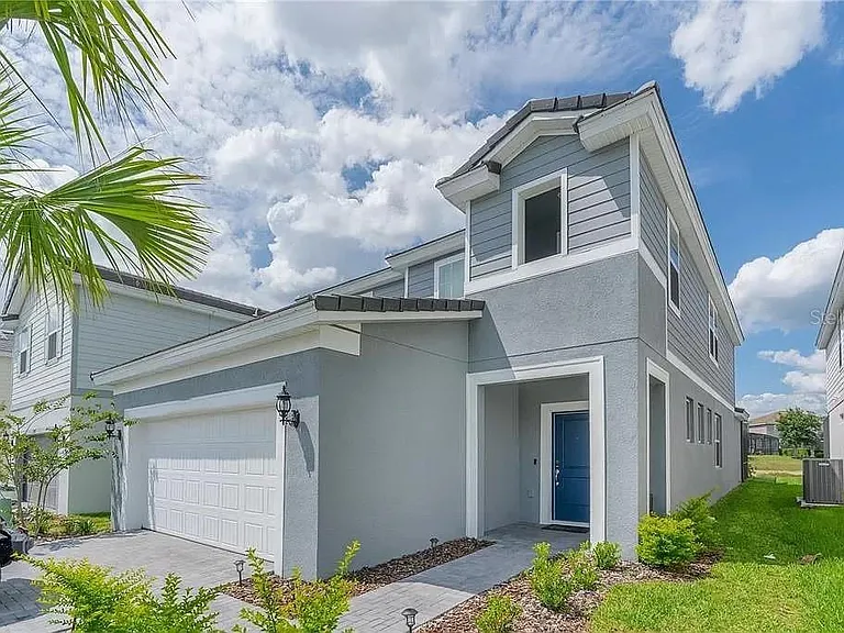 7243 Oakmoss Loop — Photo 1